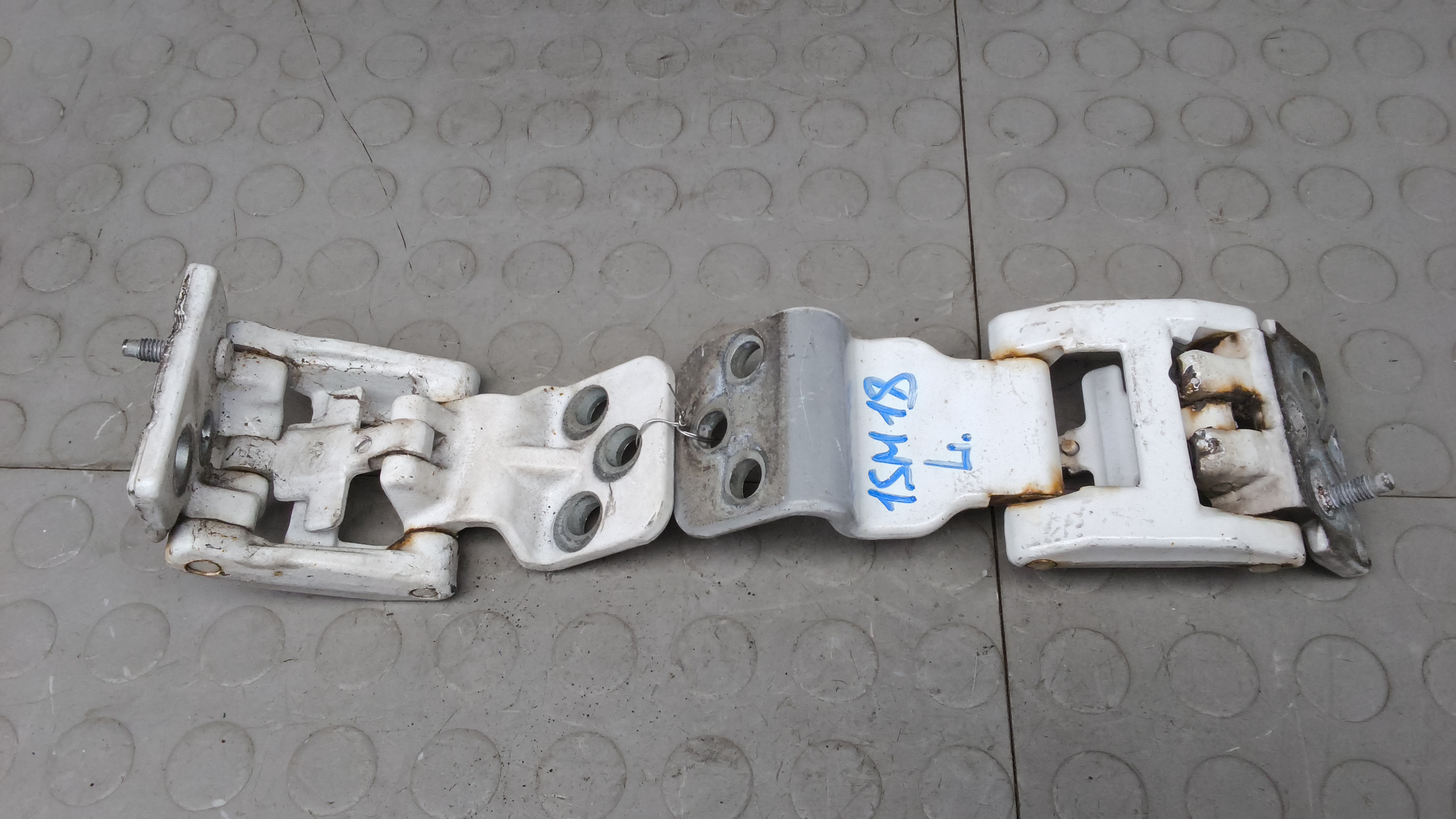 Петля двери распашной левой Ford Transit 8