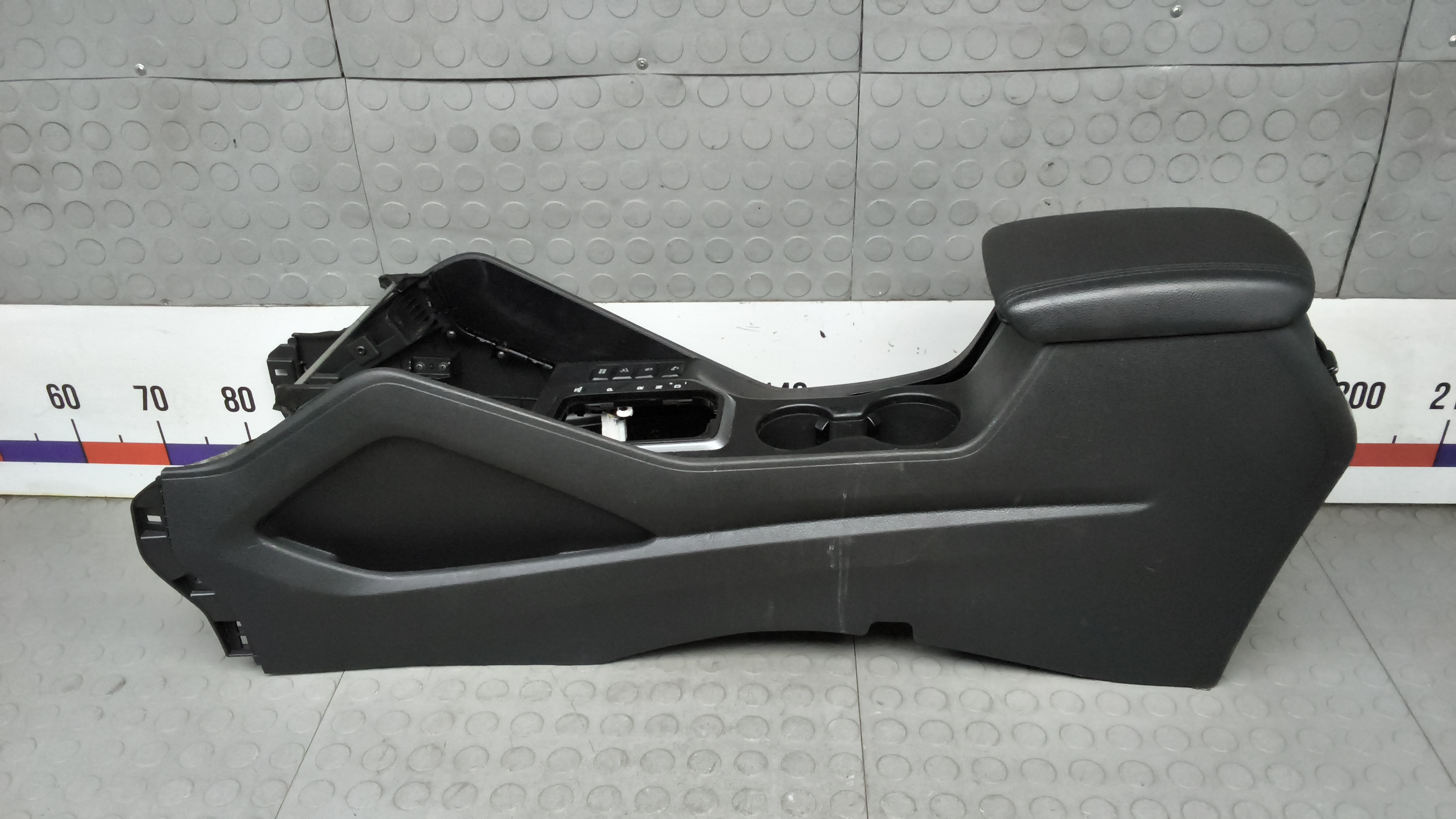 Подлокотник центральный Hyundai Tucson TL
