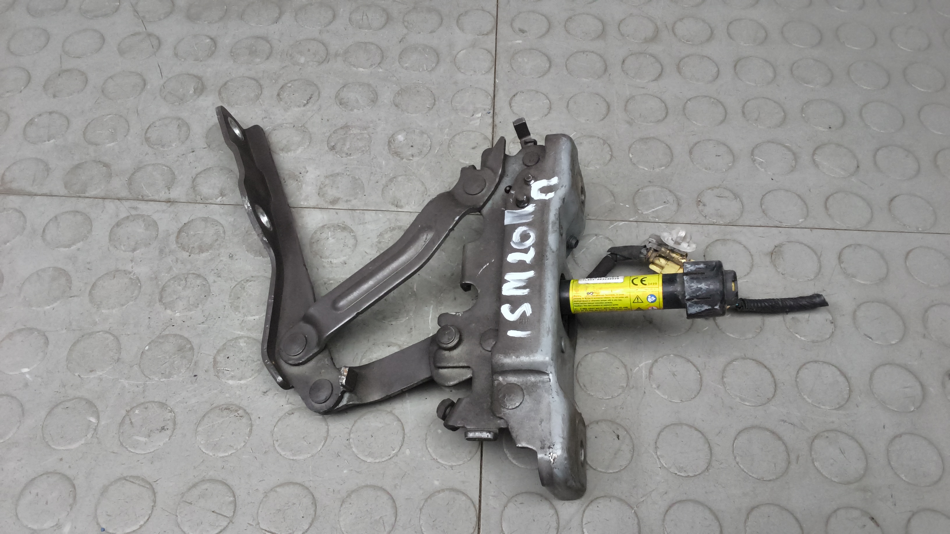 Петля капота Hyundai Tucson TL