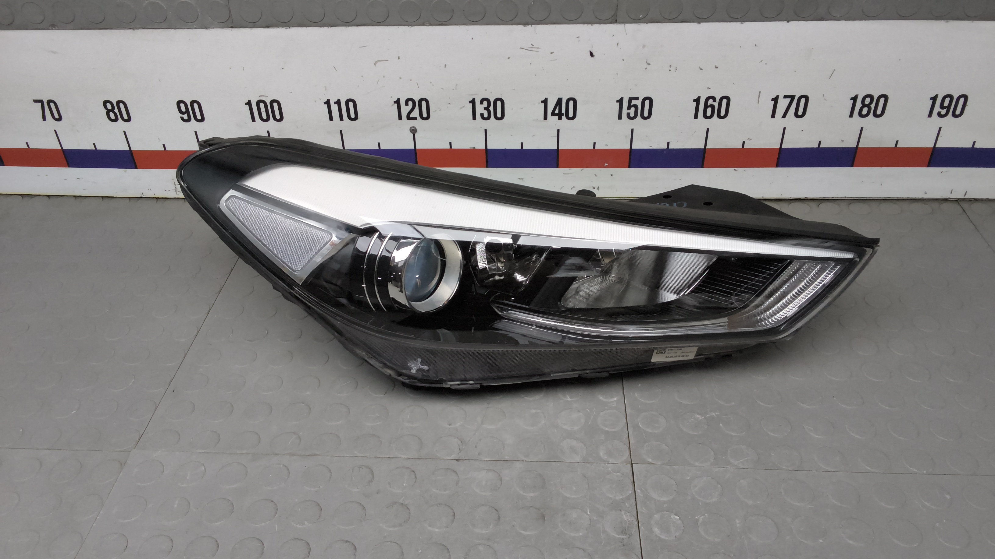 Фара правая Hyundai Tucson TL