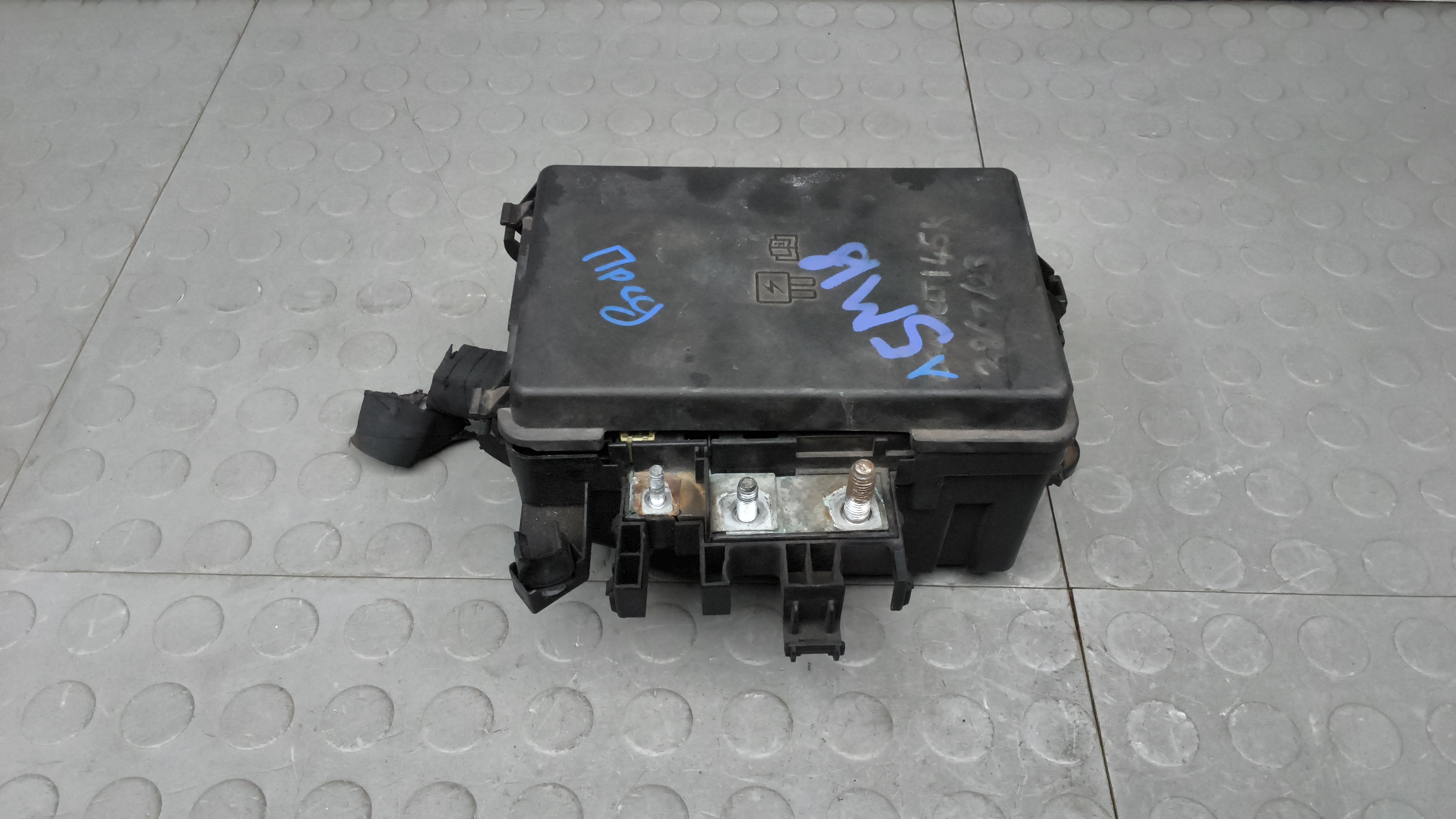 Блок предохранителей Ford Transit 8